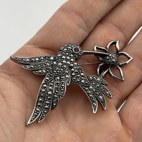 Vintage AVON Hummingbird & Flower Marcasite Brooch Pin w/ Pink Eye - Picture 3 of 10